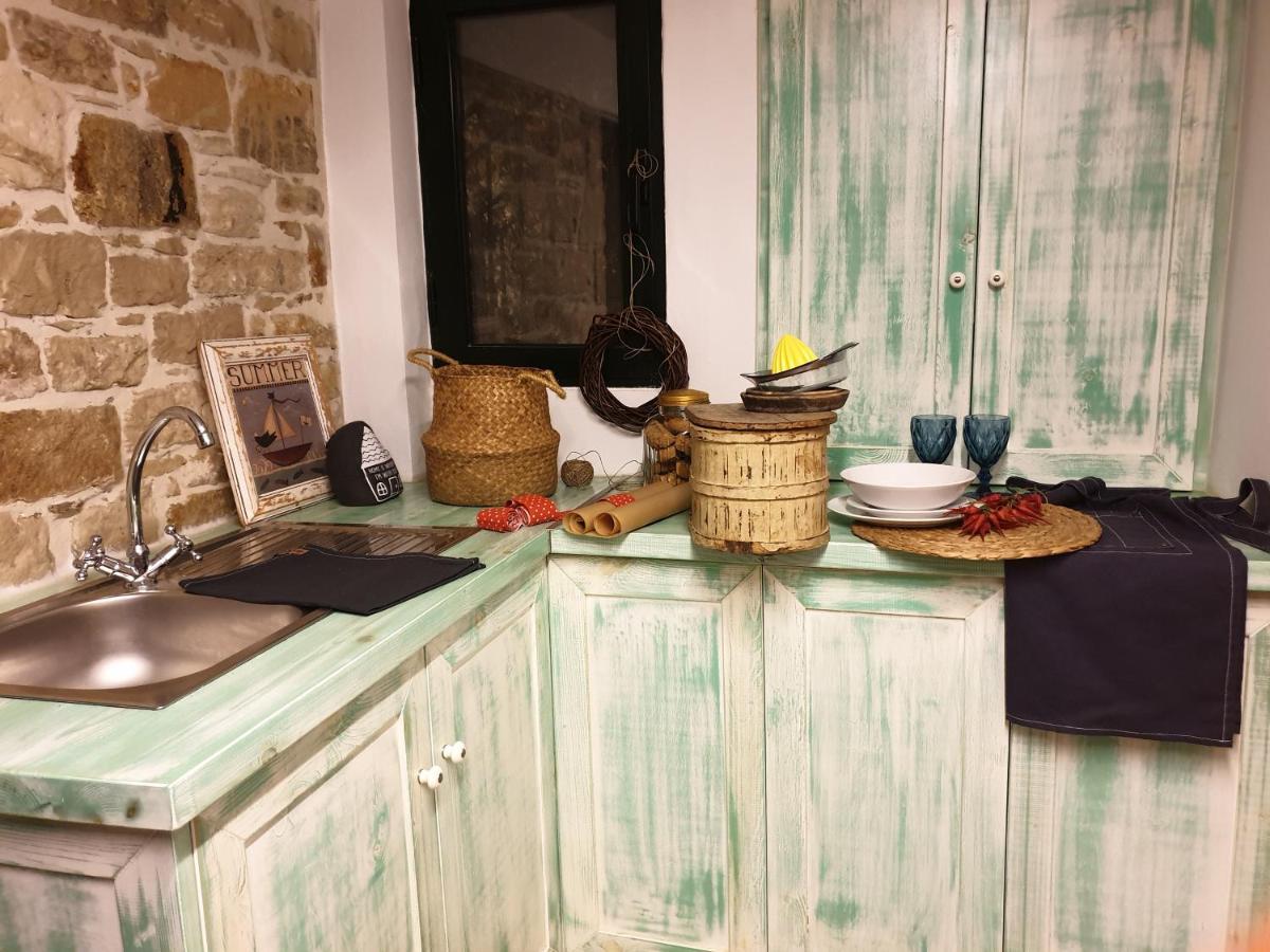 Arismari Apartment Moirai Bagian luar foto